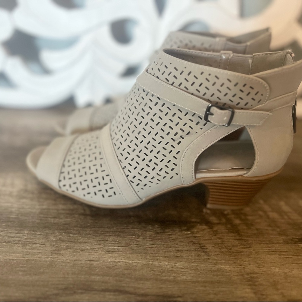 Women shoes